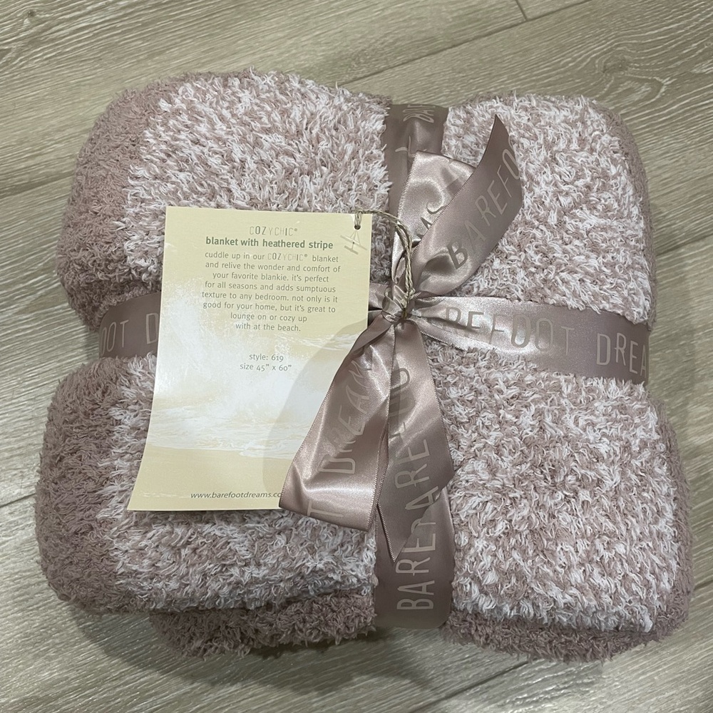 Barefoot dreams luxe heathered stripe throw blanket vintage rose / white